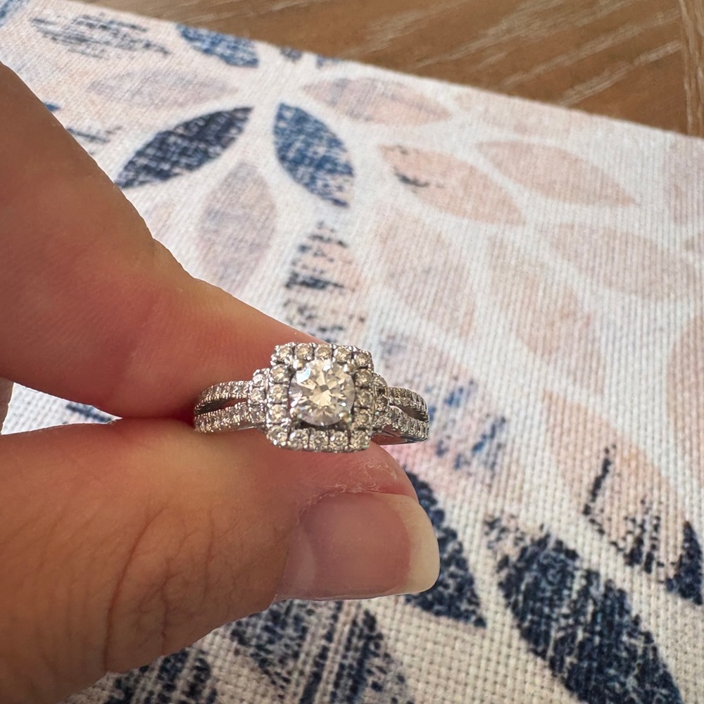 Elegant Vera Wang Diamond Ring